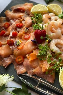 Smoked salmon buffet platter